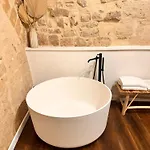 فندق مبيت وإفطار Sister Residence Rooms