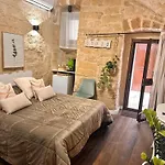 Sister Residence Rooms فندق مبيت وإفطار 3*