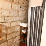 فندق مبيت وإفطار Sister Residence Rooms 3*