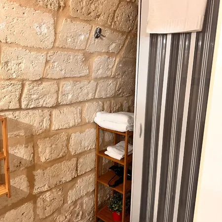 Bed and Breakfast Sister *